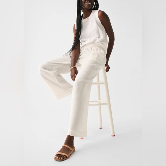 Faherty Pants - Faherty Dream Cotton Gauze Wide Leg Pant in White Size Large resort wear